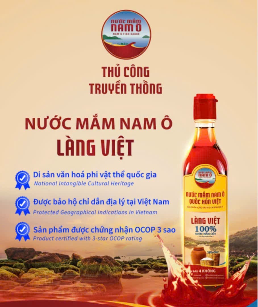 Poster nước mắm Nam Ô Làng Việt với các chứng nhận di sản, chỉ dẫn địa lý và OCOP 3 sao